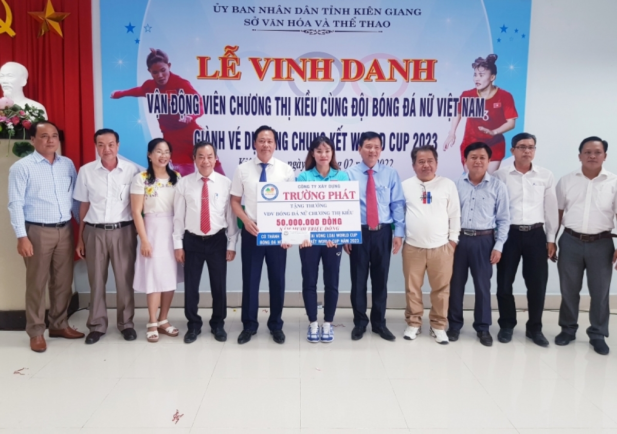 Ehrung der Innenverteidigerin Chuong Thi Kieu in der Heimat Kien Giang