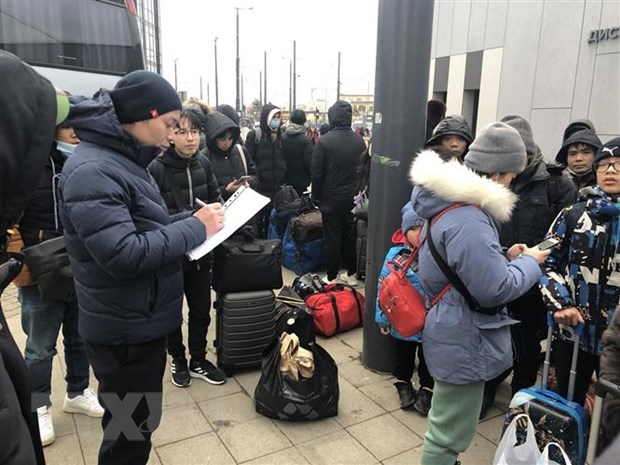 Etwa 460 vietnamesische Staatsbürger aus der Ukraine evakuiert