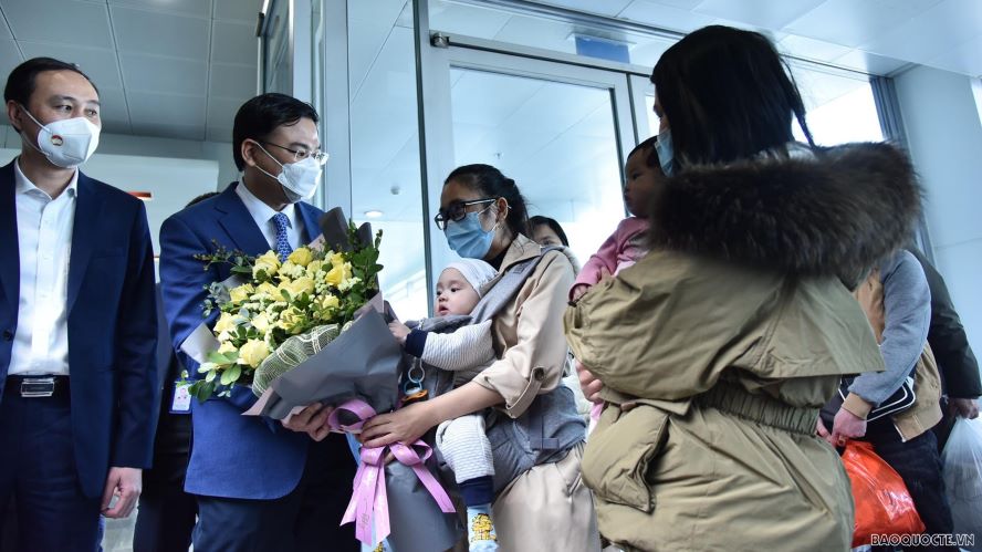 Sichere Heimkehr des ersten Flugs mit 287 vietnamesischen Staatsbürgern