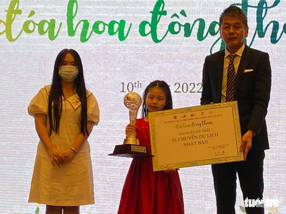 8-jähriges Mädchen in Hanoi gewinnt Sonderpreis beim Wettbewerb zum Schreiben von Volksmärchen