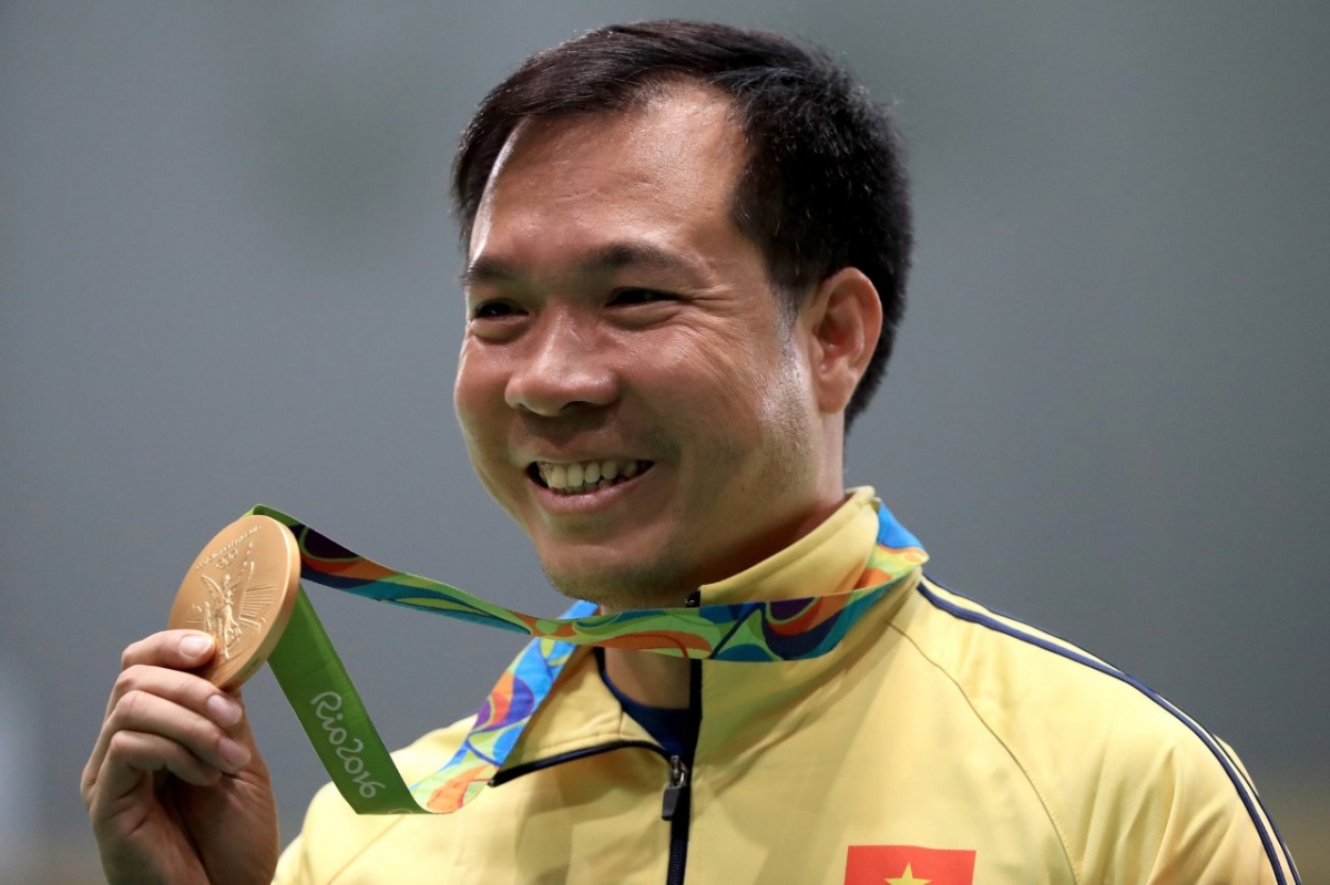 Sportschütze Hoang Xuan Vinh wird die Fackel der 31. Südostasienspiele entzünden