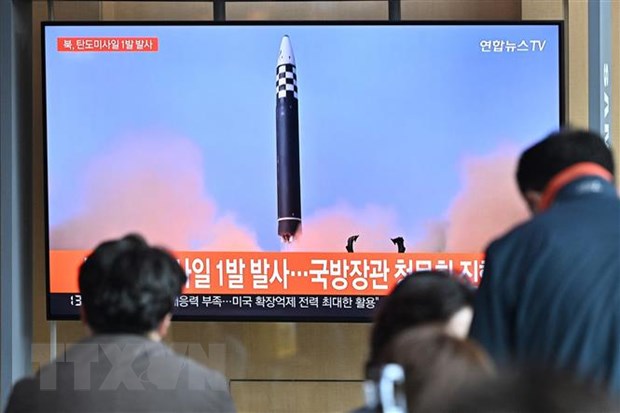 Nordkoreanische Rakete hat die Flughöhe von 800 km und die Reichweite von 500 km