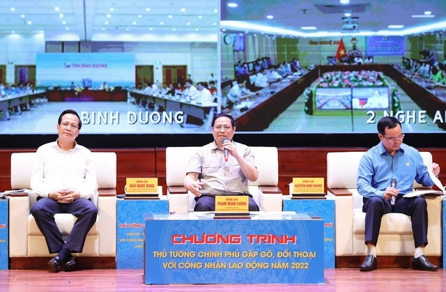 Premieminister Pham Minh Chinh führt Dialog mit mehr als 4.500 Arbeitnehmern