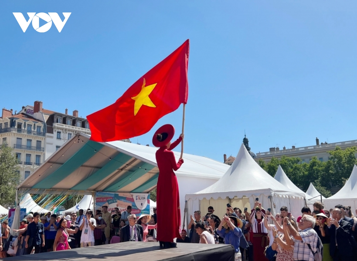 Vietnam nimmt zum ersten Mal an Konsulfesttag in französischen Stadt Lyon teil
