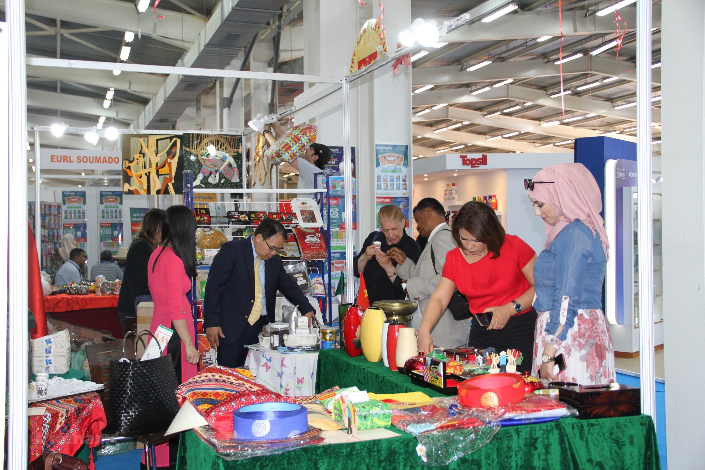 Eröffnung des vietnamesischen Stands bei der internationalen Messe Algier
