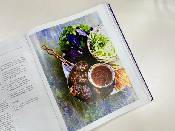 Vietnamesisches Gericht “Bun Cha” in Buch zum 70. Thronjubiläum der Queen Elizabeth II. eingebracht