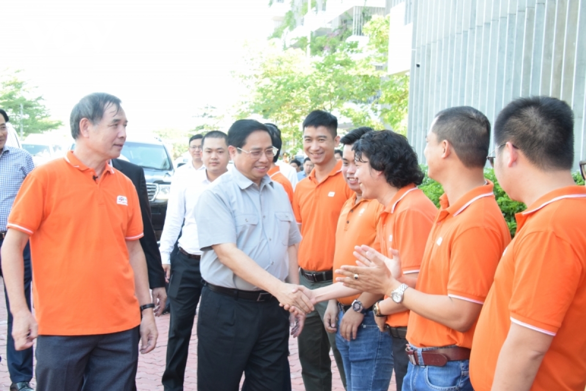 Premierminister Pham Minh Chinh überprüft einige Fabriken und Hightech-Projekte in Da Nang