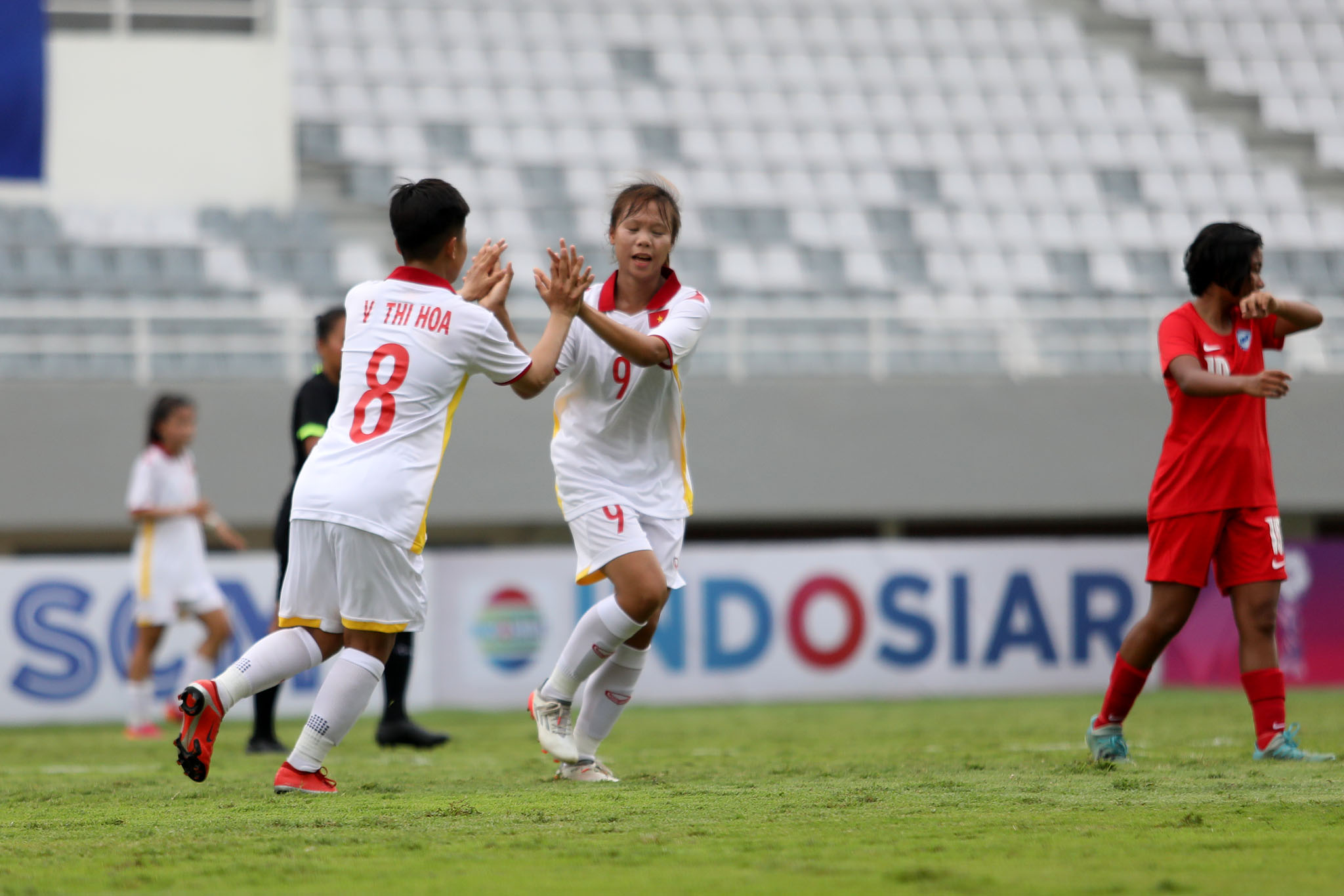 Vietnamesische U18-Fußballmannschaft der Frauen gewinnt die Auswahl aus Singapur