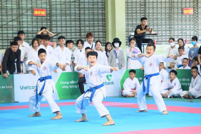 Das erste erweiterte Karate-Turnier in der Provinz Hung Yen 2022
