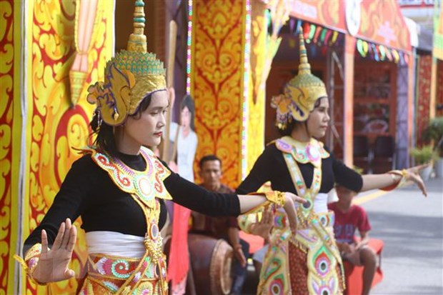 Ausstellung der traditionellen Kultur der Volksgruppe der Khmer im Süden