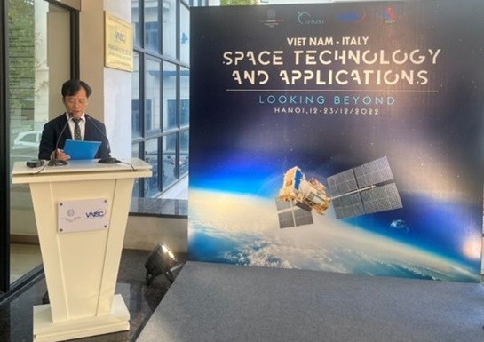 Weltraumtechnologieausstellung - Vietnam und Italien Partner in der Raumfahrt