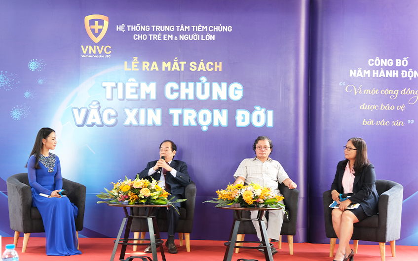 Premiere des ersten Buchs über Impfungen in Vietnam