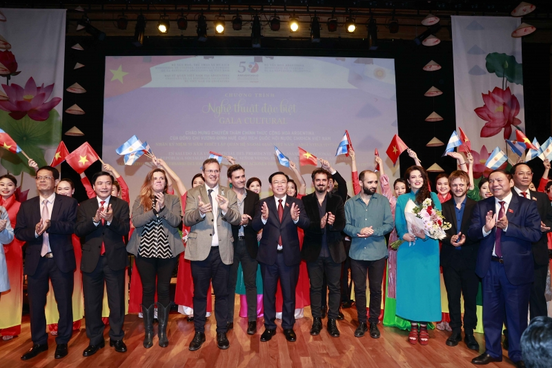 Sonderkunstprogramm über Freundschaft zwischen Vietnam und Argentinien