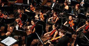 Klaviertalent Le Trang Linh spielt im Mozart- und Rachmaninow-Konzert