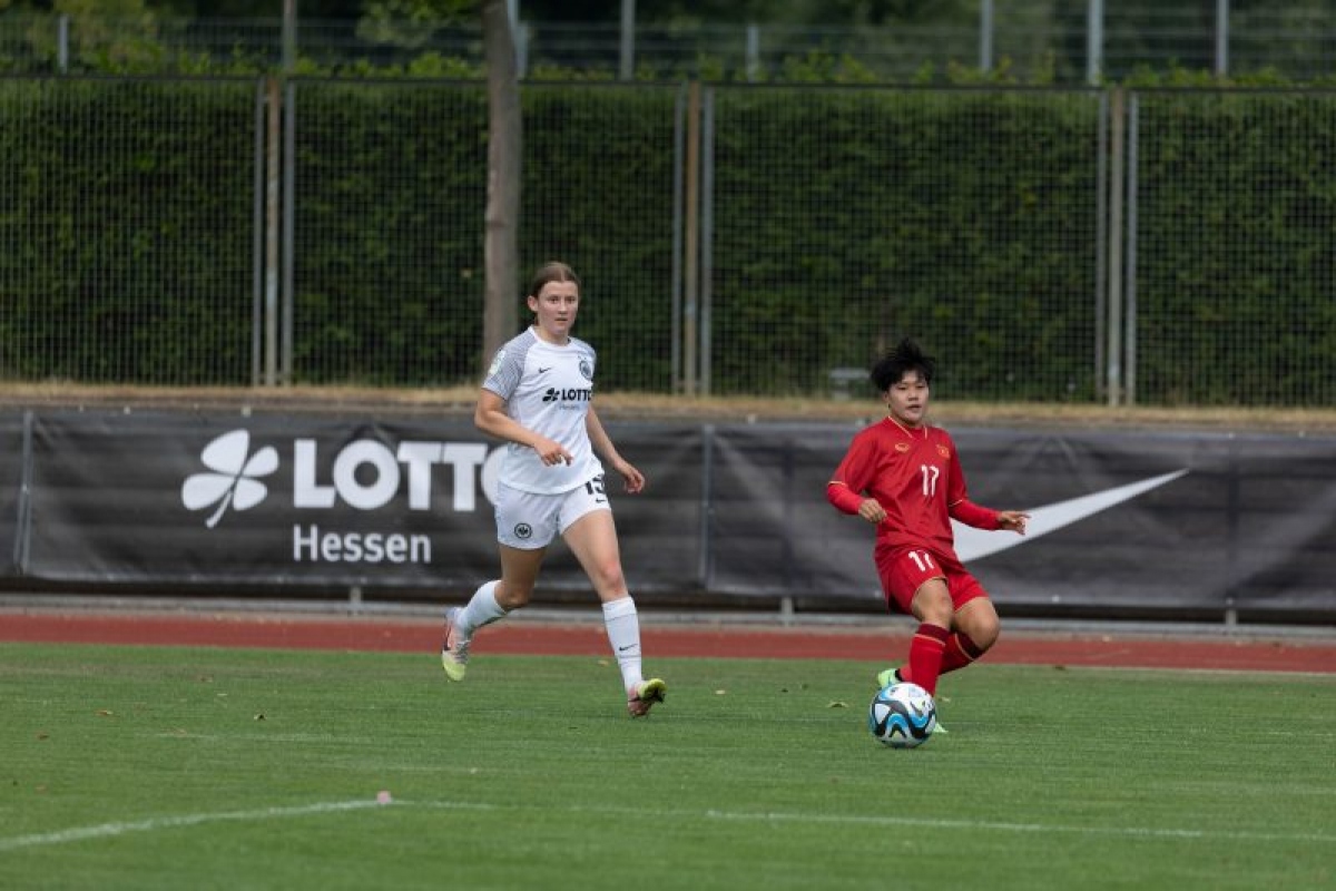 Sieg der vietnamesischen Fußballmannschaft der Frauen beim ersten Freundschaftsspiel in Deutschland