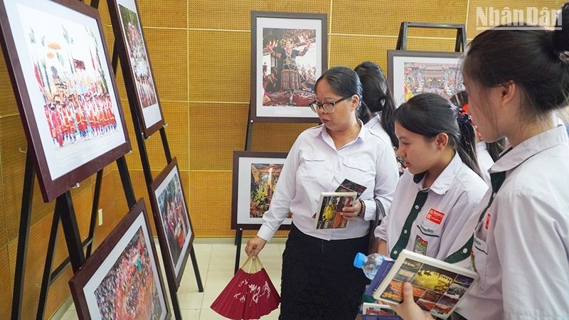 Fotoausstellung über Weltkulturerbe Vietnams und Laos