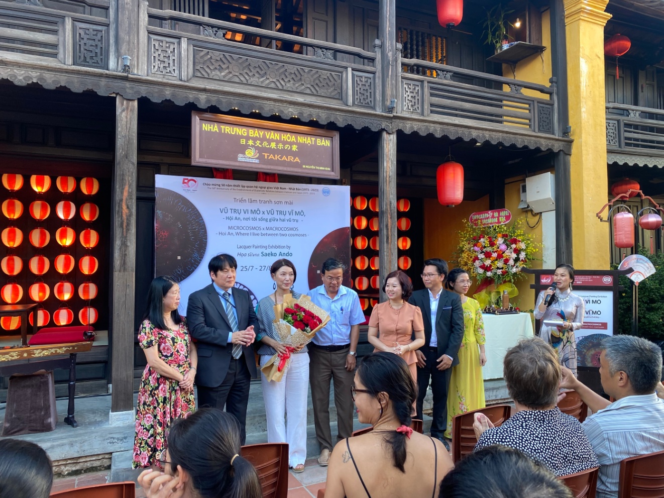 Ausstellung für Lackgemälde der japanischen Malerin in Hoi An