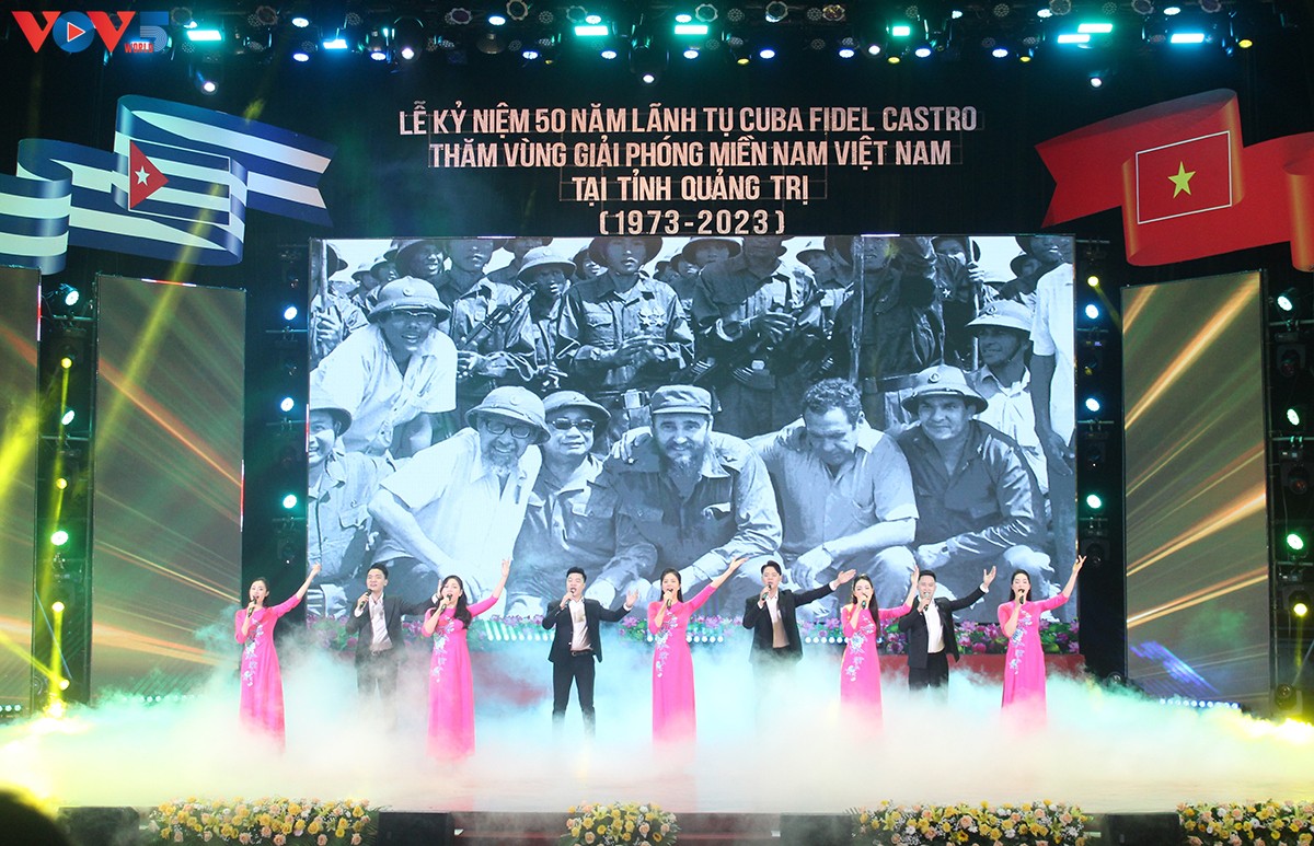 Feier zum 50. Jahrestag des Vietnam-Besuches vom kubanischen Staatspräsidenten Fidel Castro in Quang Tri