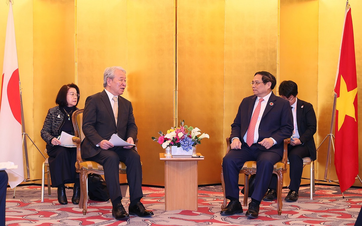 Premierminister Pham Minh Chinh trifft die Vorsitzenden von FEC und JICA