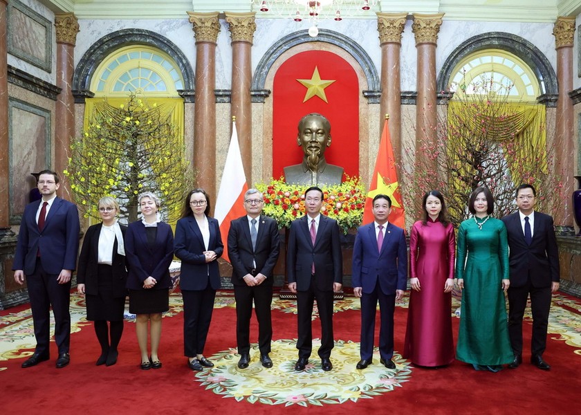 Der Staatspräsident empfängt Botschafter aus Polen, Spanien, Bangladesch und Mosambik