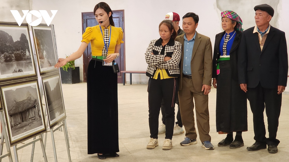 Fotoausstellung zum 70. Siegestag der Schlacht von Dien Bien Phu