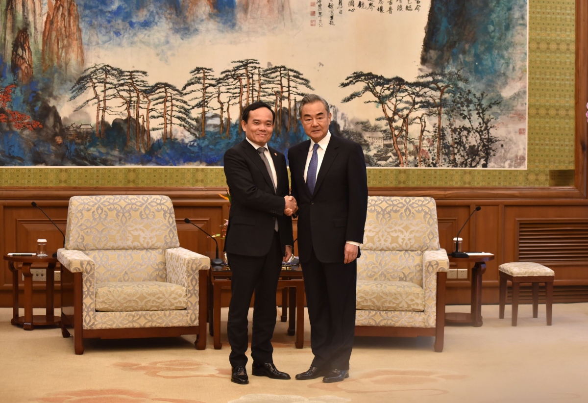 Vizepremierminister Tran Luu Quang trifft Chinas Außenminister