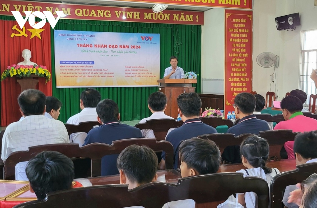 VOV im Mekong-Delta bietet kostenlose Gesundheitsuntersuchung und Medikamente für Bedürftige in Hau Giang