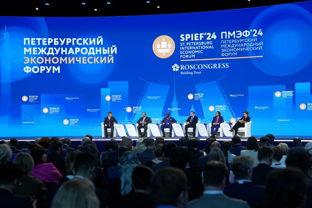 St. Petersburger Wirtschaftsforum und Zusammenarbeit zwischen Vietnam und Russland