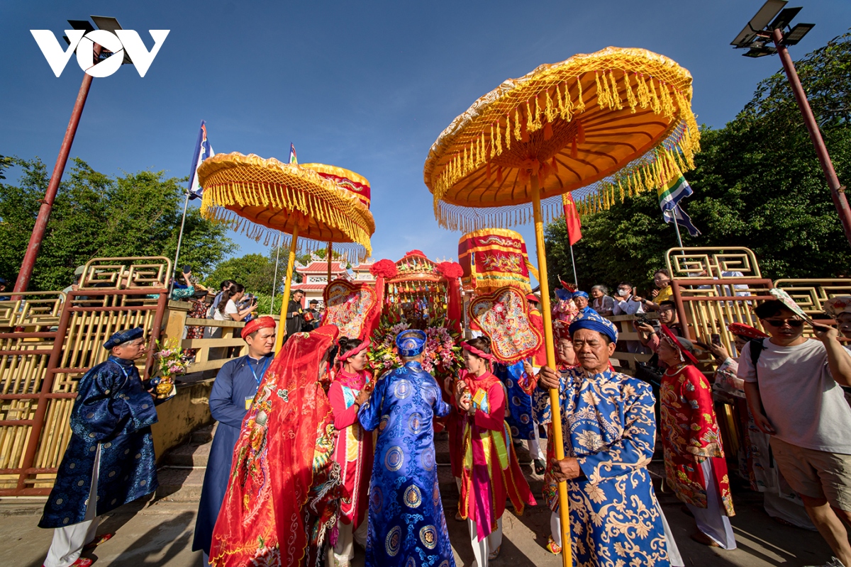 Das Hue-Nam-Palastfest in der Kaiserstadt Hue