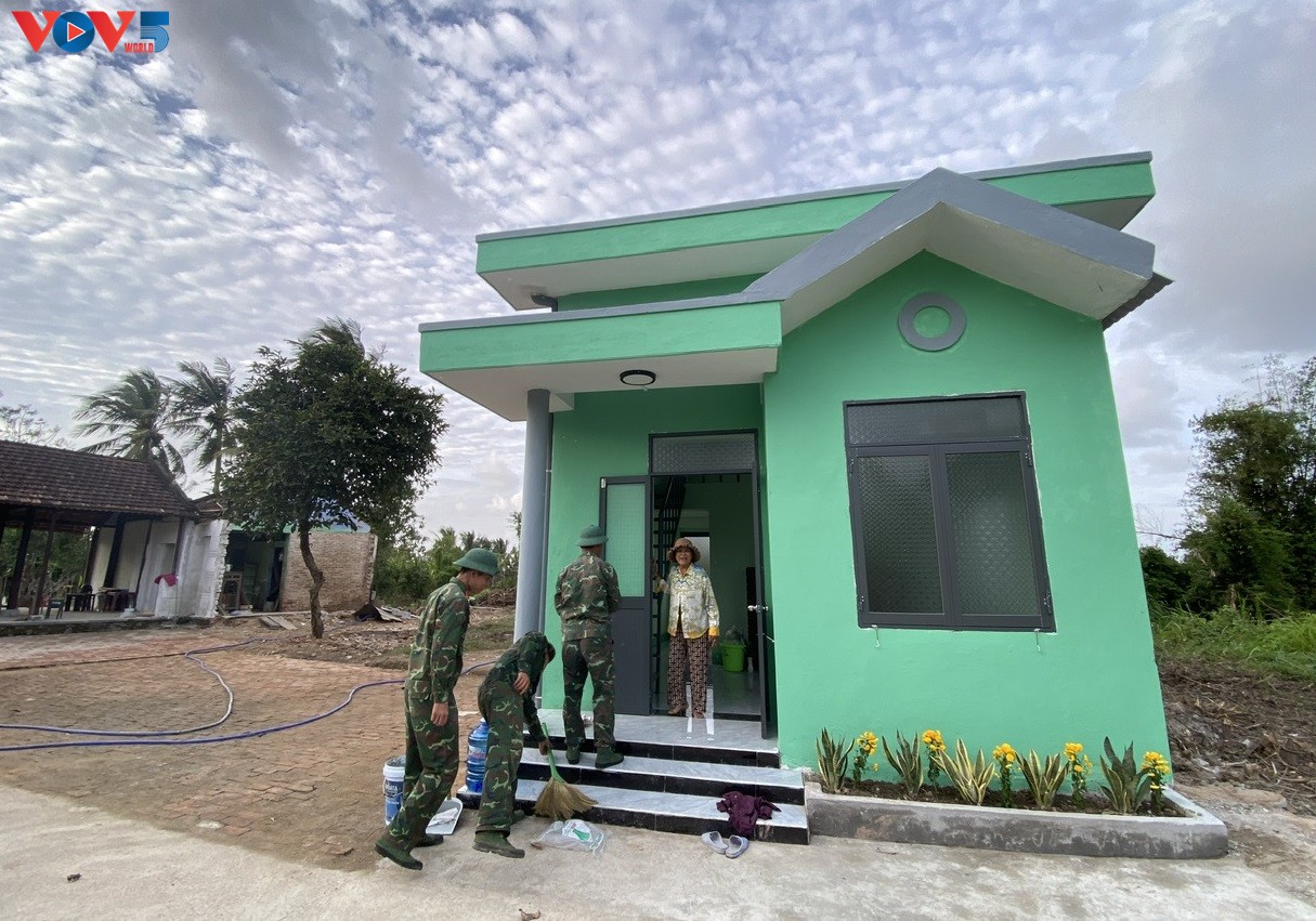 Ein friedliches Neujahrsfest Tet in jedem Haus
