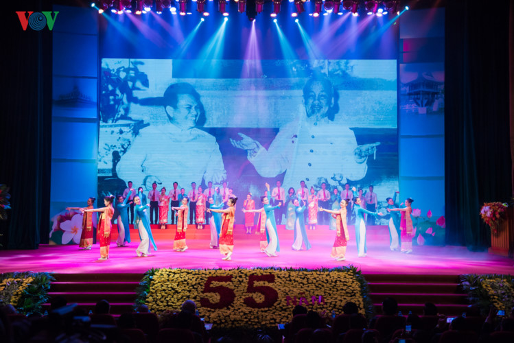 ງານໂຮມຊຸມນຸມມິດຕິງສະເຫຼີມສະຫຼອງ 55 ປີແຫ່ງວັນສ້າງຕັ້ງການພົວພັນທາງການທູດ ຫວຽດນາມ - ລາວ