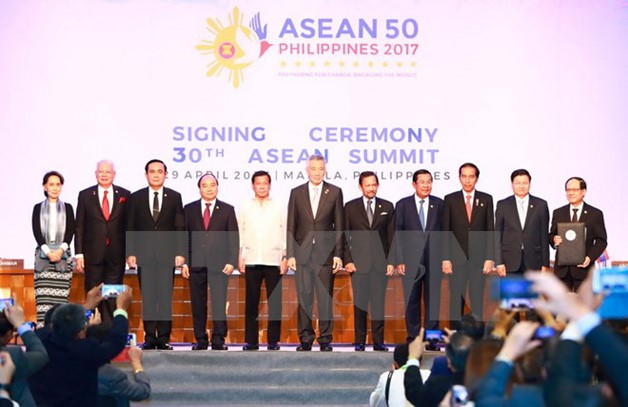 50 ປີແຫ່ງອາຊຽນ - ກາລະໂອກາດຊຸກຍູ້ດ້ານການຄ້າສຳລັບຫວຽດນາມ