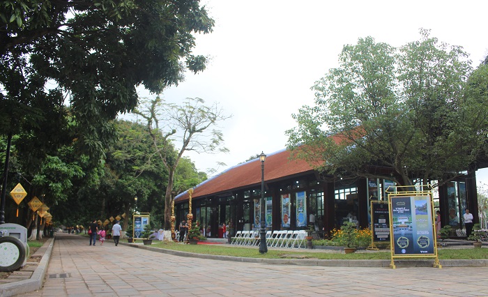 ເຂົ້າຮ່ວມລາຍການທ່ອງທ່ຽວເໝືອນຈິງດ້ວຍໃຊ້ແວ່ນ Gear VR “ໄປຊອກຫາພະລາຊະວັງທີ່ຖືກສູນຫາຍ”