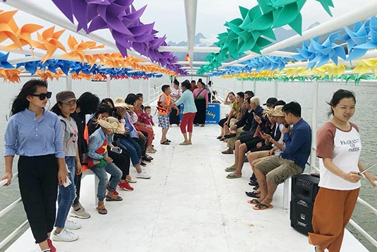 ວົງຕະກຸນລ່າມັກຮ່ຳມັກຮຽນຢູ່ແຂວງເຊີນລາ