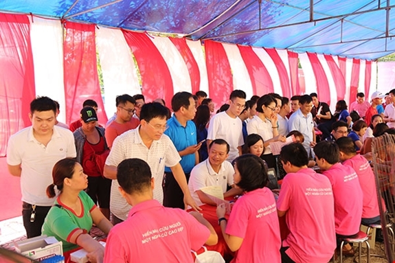 “ຂະບວນການແດງປີ 2019” ສຶກສາແບ່ງປັນຄວາມຮັກແພງ