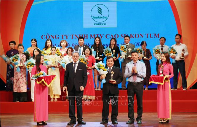 ເຊີດຊູວິສາຫະກິດຫວຽດນາມທີ່ເປັບແບບຢ່າງດີເດັ່ນໃນການປະດິດຄິດສ້າງປີ 2019