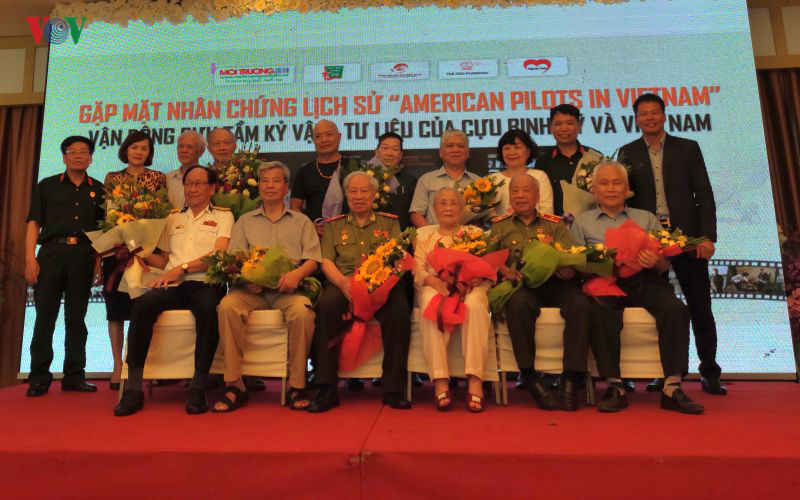 ຂົນຂວາຍສະສົມວັດຖຸທີ່ລະນຶກ-ເອກະສານຂອງນັກຮົບເກົ່າຫວຽດນາມແລະອາເມລິກາ