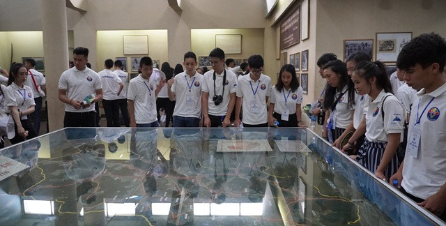 ຊາວຫວຽດນາມອາໄສຢູ່ຕ່າງປະເທດຢ້ຽມຢາມ,ຊອກຮູ້ກ່ຽວກັບເຂດປອດໄພ ດິ້ງຮ໊ວາ, ທ໊າຍງວຽນ