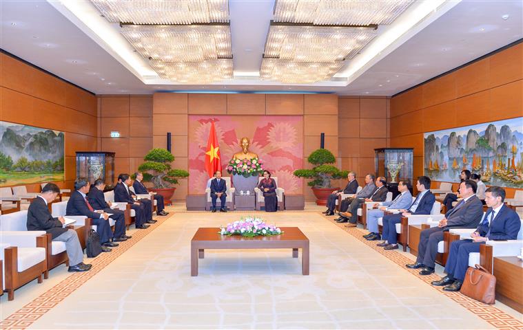 ປະທານສະພາແຫ່ງຊາດຫວຽດນາມຕ້ອນຮັບປະທານສານປະຊາຊົນສູງສຸດລາວ