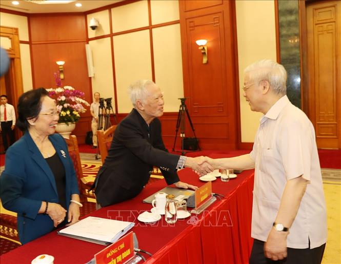 ອະດີດການນຳພັກ,ລັດປະກອບຄຳເຫັນໃສ່ຮ່າງບົດລາຍງານການເມືອງແລະເຂົ້າຮ່າງບົດລາຍງານ10ປີແຫ່ງການປະຕິບັດໂຄງການການເມືອງ 2011