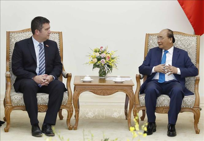 ນາຍົກລັດຖະມົນຕີຫງວຽນຊວັນຟຸກປາດຖະໜາຢາກເປີດສາຍການບິນໂດຍກົງລະຫວ່າງຮ່າໂນ້ຍ-Prague