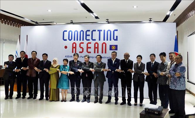 ສືບຕໍ່ປັບປຸງແລະເສີມຂະຫຍາຍສາຍພົວພັນອັນດີງາມລະຫວ່າງອາຊຽນ-ຍີ່ປຸ່ນ