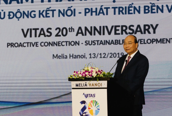 ສະເຫຼີມສະຫຼອງ 20 ປີແຫ່ງວັນສ້າງຕັ້ງສະມາຄົມເຄື່ອງຕ່ຳແຜ່ນຕັດຫຍິບຫວຽດນາມ