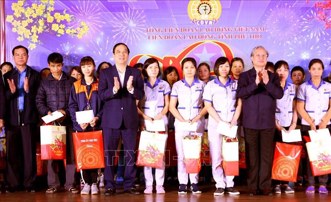 ການເຄື່ອນໄຫວຫຼາຍຢ່າງເພື່ອເບິ່ງແຍງດູແລໃຫ້ແກ່ກຳມະກອນ, ຜູ້ທຸກຍາກໃນໂອກາດບຸນເຕັດປີຊວດ 2020