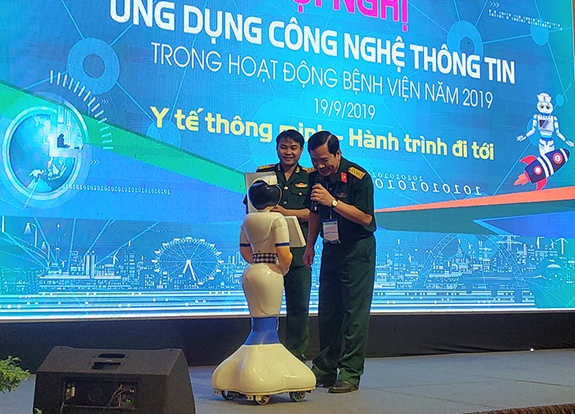 ຈາກ “ຫຸ່ນຍົນ” ແນະນຳຕະຫຼອດຮອດໂຮງໝໍດີຈີຕອນ