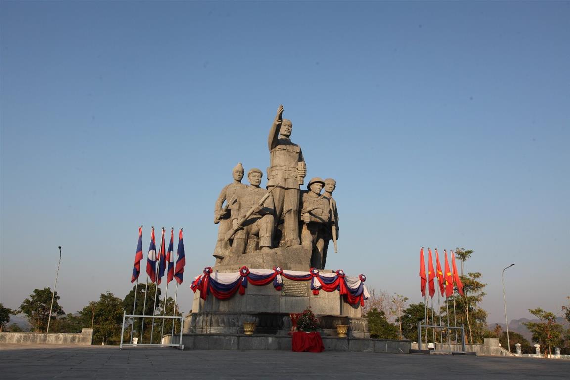 ລັດຖະມົນຕີກະຊວງຕຳຫຼວດຫວຽດນາມໂຕເລິມໄປຢ້ຽມຢາມແລະເຮັດວຽກຢູ່ແຂວງຄຳມ່ວນ