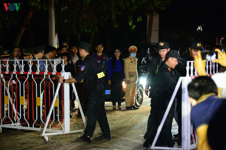 ຈຸດເວລາຍົກເລີກບັນດາປ້ອມກວດກາຢູ່ຕາແສງ ເຊີນໂລຍ