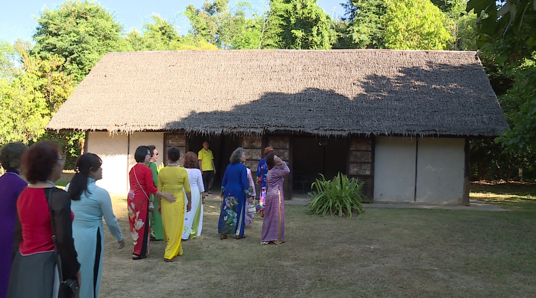 ຄວາມຮັກຕໍ່ລຸງໂຮ່ຂອງຊາວຫວຽດນາມອາໄສຢູ່ໄທ