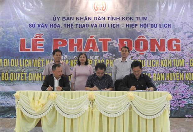 ແຂວງ ກອນຕຸມ: ປຸກລະດົມລາຍການຊາວ ຫວຽດນາມ ໄປທ່ອງທ່ຽວຢູ່ ຫວຽດນາມ