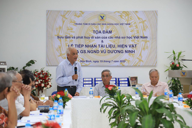 ເກັບກຳແລະເສີມຂະຫຍາຍບັນດາມໍລະກົດຂອງບັນດານັກຄົ້ນຄວ້າປະຫວັດສາດຫວຽດນາມ